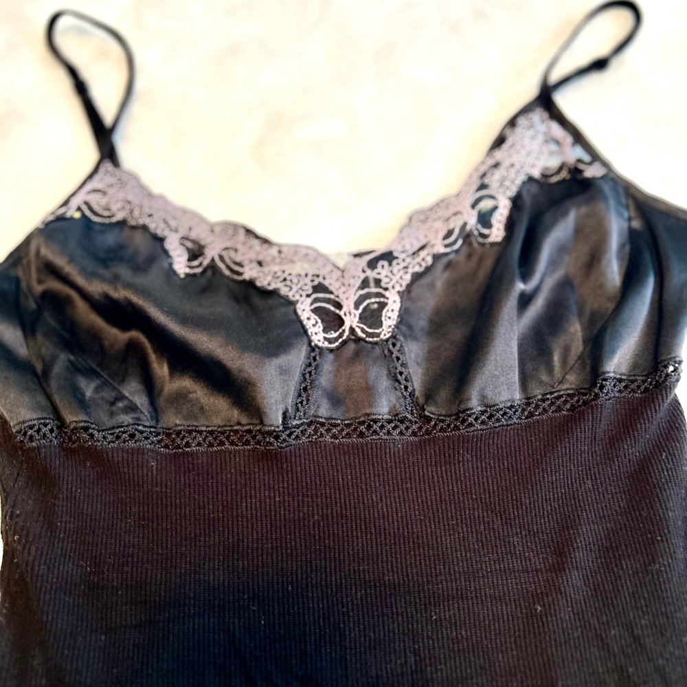 Babe Tank Top - Picture 3 of 7